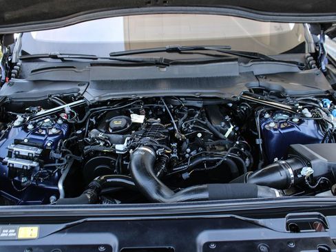 Used 2019 Land Rover Discovery HSE image 43