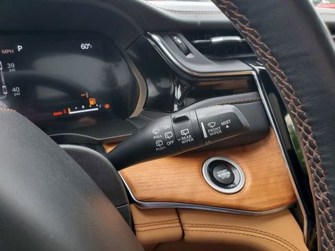 Certified 2022 Jeep Grand Cherokee Summit AWD/4WD image 17