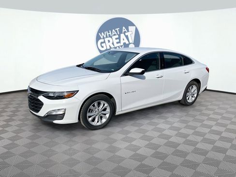 Used 2025 Chevrolet Malibu LT FWD image 1