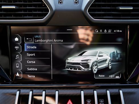 Used 2022 Lamborghini Urus AWD/4WD image 78