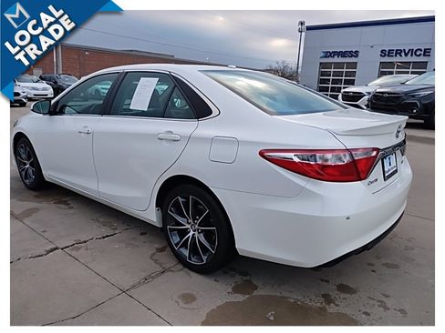 Used 2015 Toyota Camry XSE image 9
