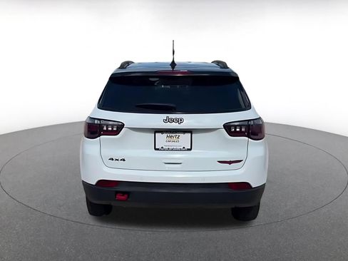 Used 2025 Jeep Compass Trailhawk AWD/4WD image 11