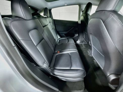 Used 2023 Tesla Model Y Long Range AWD/4WD image 32