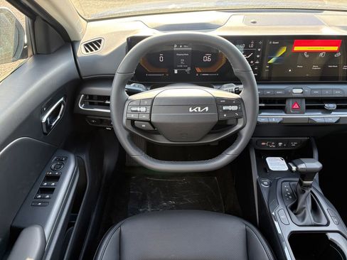 New 2026 Kia K4 EX image 28