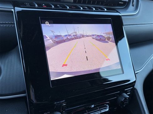 New 2025 Jeep Grand Cherokee L Laredo image 17