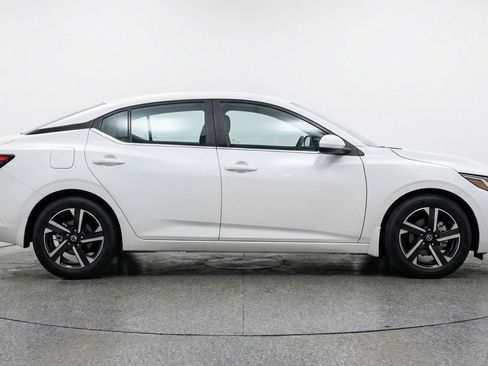 Used 2025 Nissan Sentra SV FWD image 11