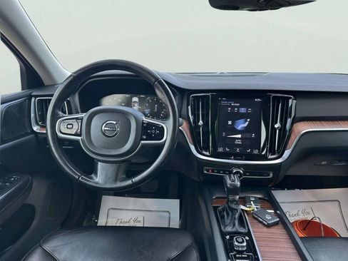 Used 2019 Volvo S60 T6 Momentum w/ Multimedia Package AWD/4WD image 17