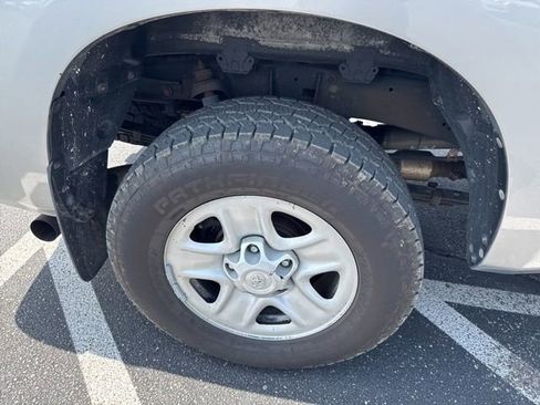 Used 2010 Toyota Tundra 4x4 Double Cab image 15