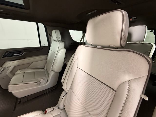 Used 2025 GMC Yukon XL Denali w/ Sun & Power Step Package RWD image 26