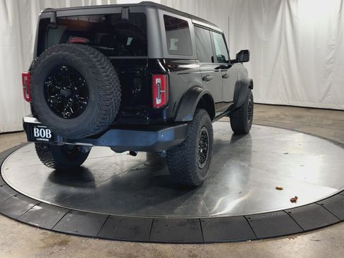 Used 2023 Ford Bronco Wildtrak image 9