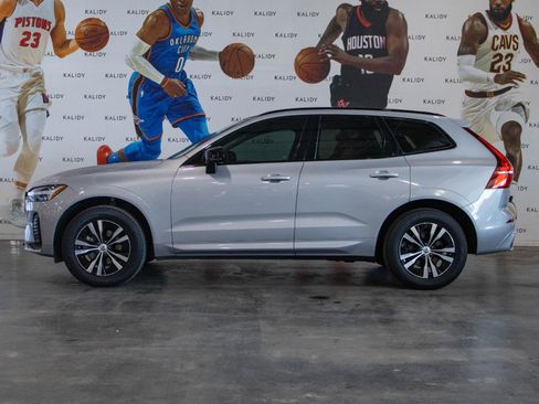 Used 2024 Volvo XC60 B5 Core image 18