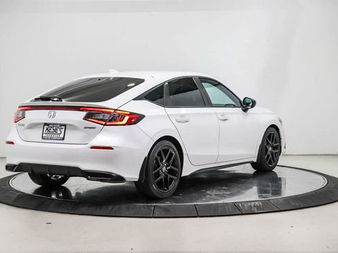 Used 2023 Honda Civic Sport image 4