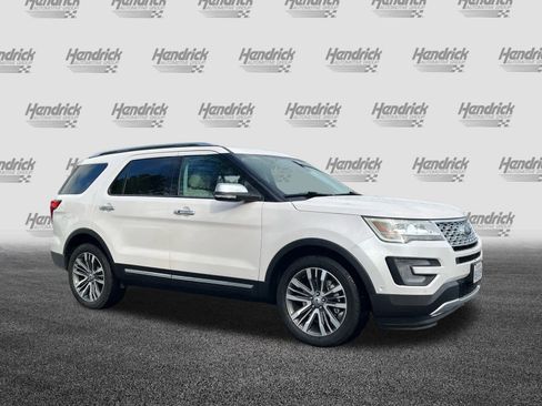 Used 2017 Ford Explorer Platinum image 10