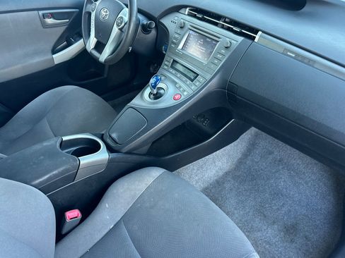 Used 2013 Toyota Prius Plug-In Hybrid image 16