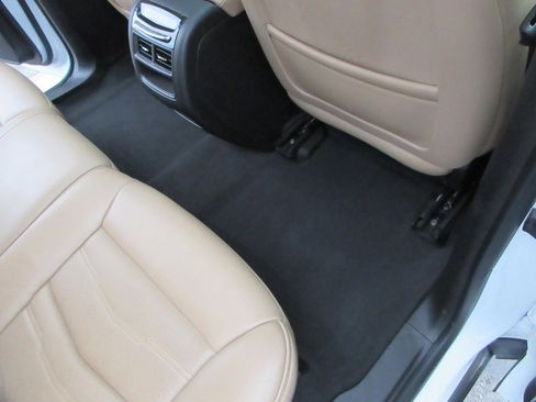 Used 2019 Cadillac XT5 Platinum image 23