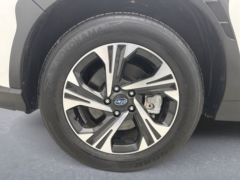 Used 2025 Subaru Crosstrek 2.0i Premium image 24