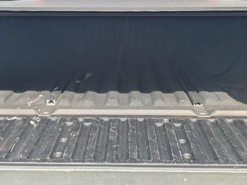 Used 2021 Nissan Frontier SV RWD image 16
