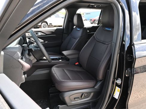New 2026 Ford Explorer Platinum RWD image 16