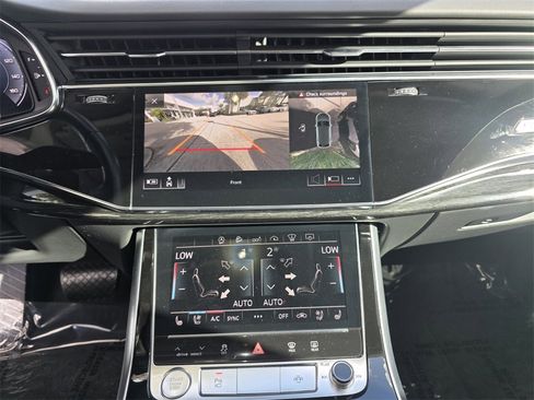 Used 2020 Audi Q8 Prestige w/ Prestige Package image 21