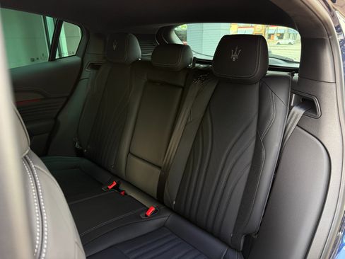 Used 2025 Maserati Grecale Modena image 32