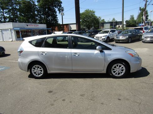 Used 2012 Toyota Prius V Two FWD image 8