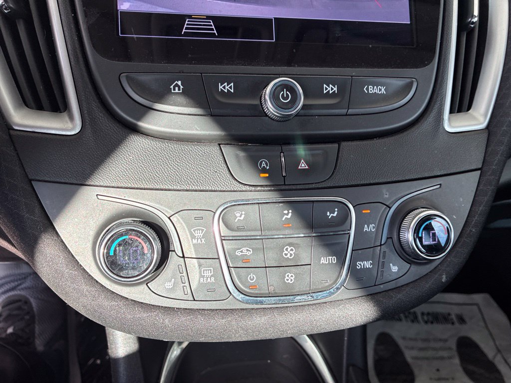 Used 2022 Chevrolet Malibu LT FWD image 29