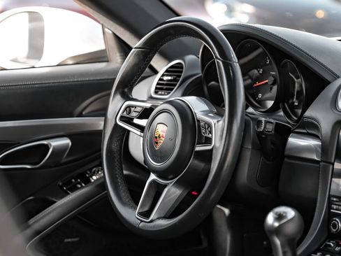 Used 2021 Porsche 718 Cayman RWD image 11