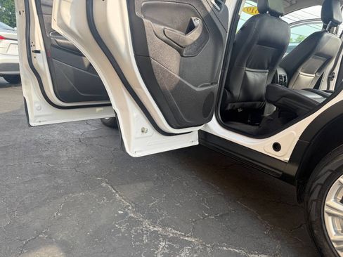 Used 2019 Ford Escape SEL AWD/4WD image 7