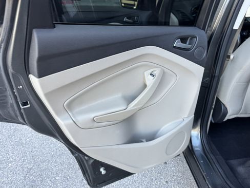 Used 2017 Ford Escape SE w/ Equipment Group 201A image 28