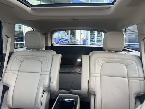Used 2021 Lincoln Aviator Reserve w/ Equipment Group 202A image 15
