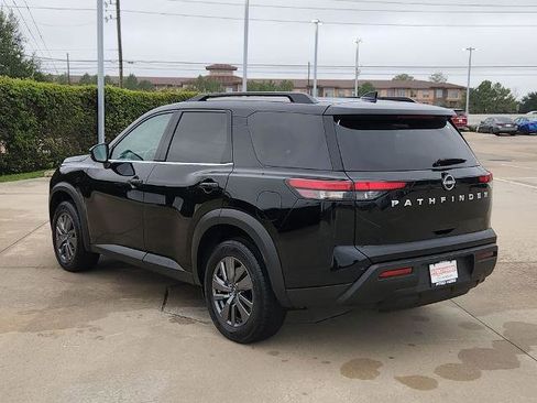 Certified 2025 Nissan Pathfinder SV image 7