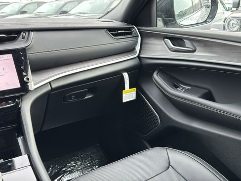 New 2026 Jeep Grand Cherokee L Limited image 19