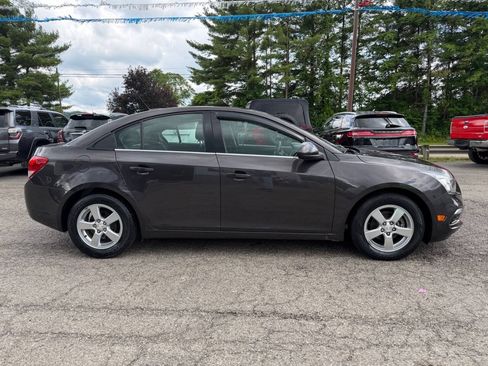 Used 2016 Chevrolet Cruze LT FWD image 17
