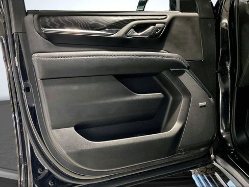 Used 2023 GMC Yukon XL Denali image 48