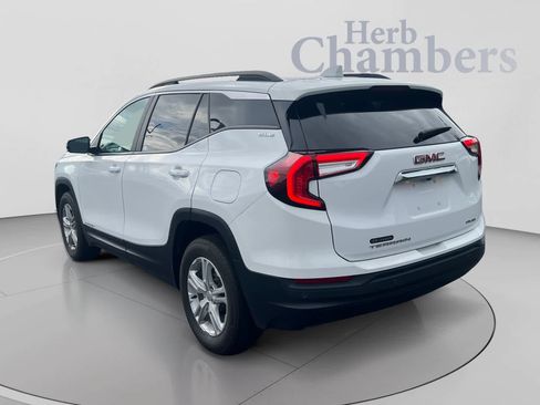 Used 2023 GMC Terrain SLE w/ Driver Convenience Package AWD/4WD image 3