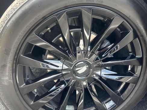 Used 2024 Cadillac Escalade ESV Premium Luxury w/ Performance Package AWD/4WD image 4