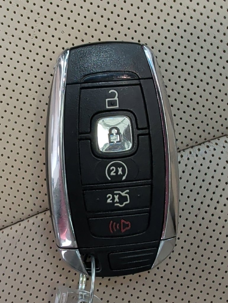 Used 2017 Lincoln MKZ Reserve FWD image 32