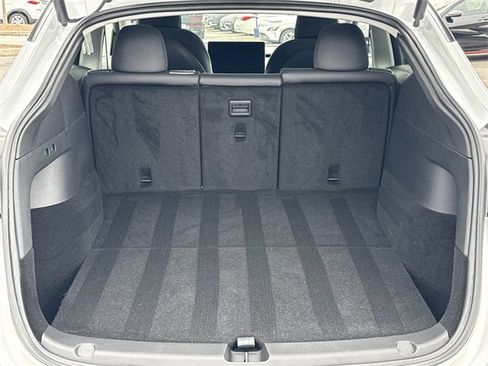 Used 2020 Tesla Model Y Long Range image 18