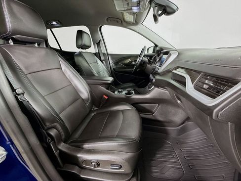 Used 2023 GMC Terrain SLT image 30