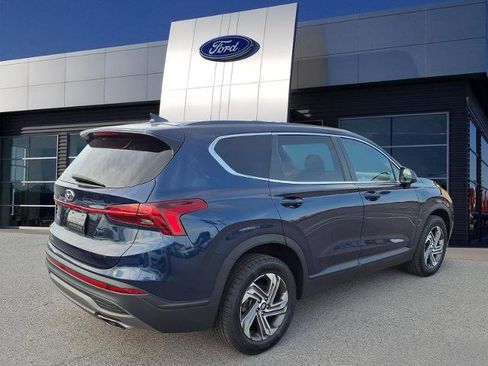 Used 2022 Hyundai Santa Fe SE FWD image 2