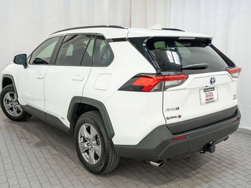 Used 2022 Toyota RAV4 XLE image 3