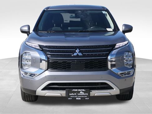 Used 2024 Mitsubishi Outlander SE image 8