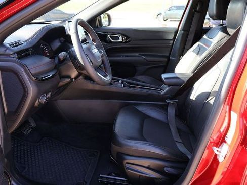 Used 2025 Jeep Compass Trailhawk AWD/4WD image 20
