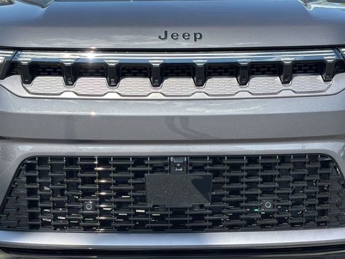 New 2026 Jeep Grand Wagoneer L Limited AWD/4WD image 9