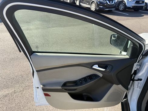 Used 2018 Ford Focus SE image 20