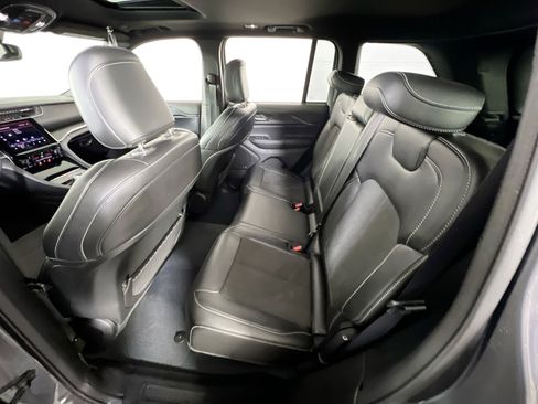 Used 2023 Jeep Grand Cherokee Altitude image 24