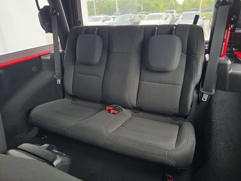 Used 2019 Jeep Wrangler Sport AWD/4WD image 13