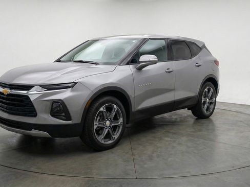 Used 2025 Chevrolet Blazer LT image 3