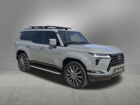 Used 2024 Lexus GX 550 w/ Accessory Package (31) image 8