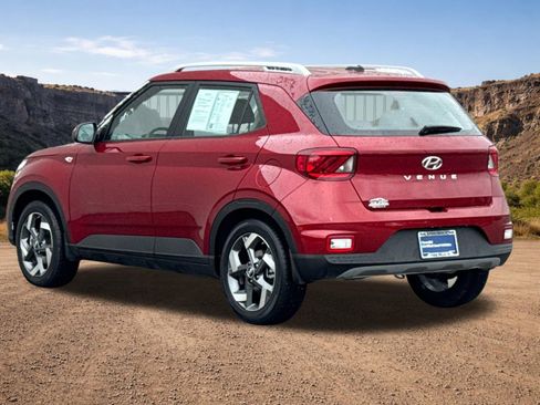 Certified 2024 Hyundai Venue SEL image 5